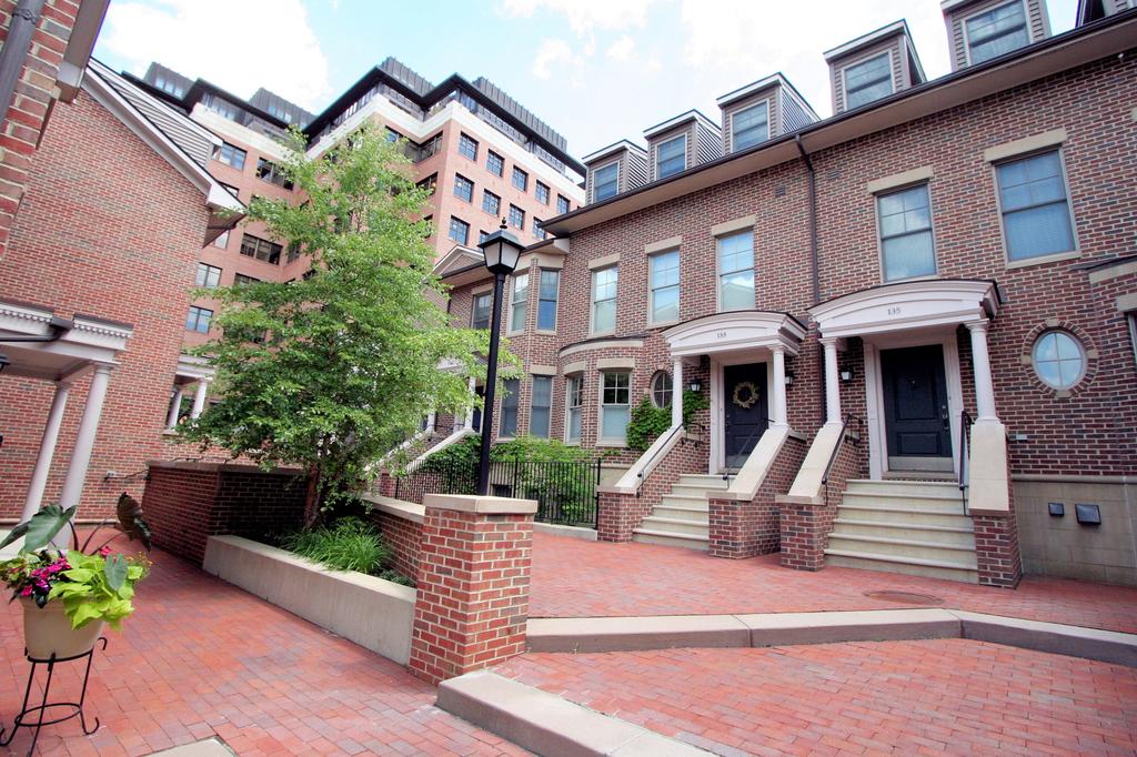 Ashley Mews Condos, Downtown Ann Arbor Loft & Brownstone Condos in