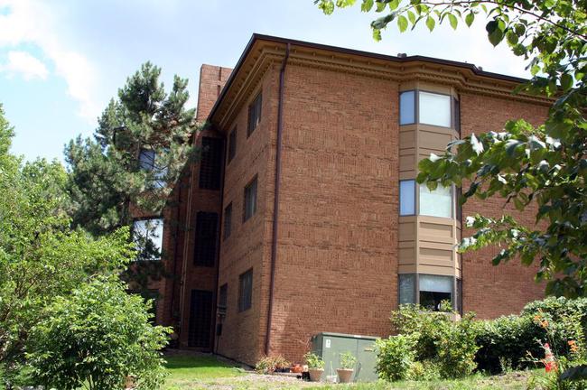 Nature Cove Condos, Ann Arbor Back View